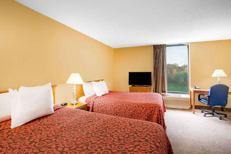 Days Inn By Wyndham Clinton - Laurens I-26 Екстериор снимка