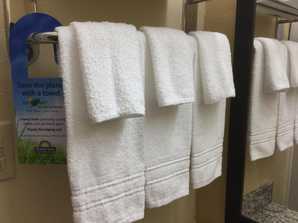 Days Inn By Wyndham Clinton - Laurens I-26 Екстериор снимка